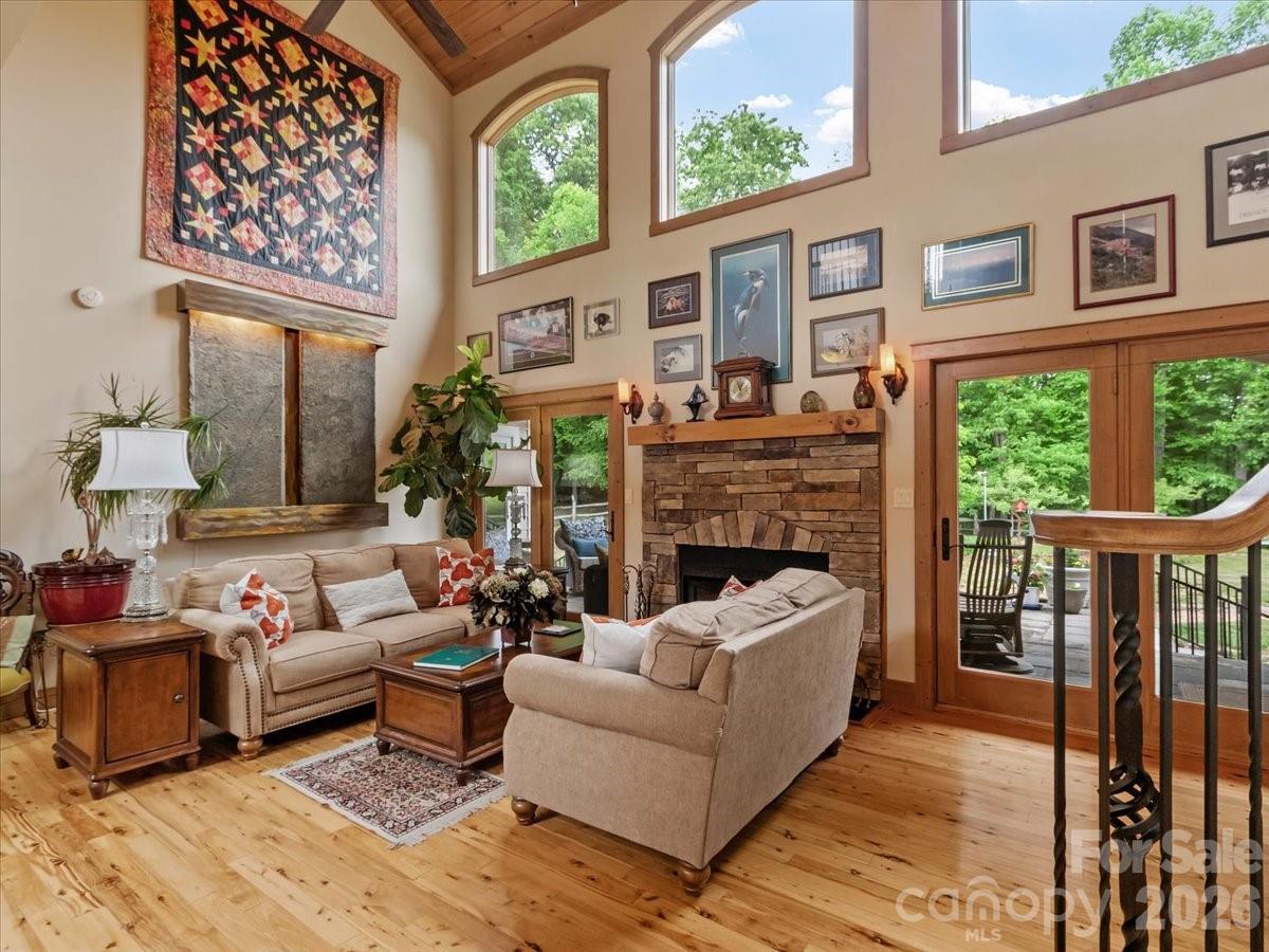 750 Barebridge Drive — Burnsville