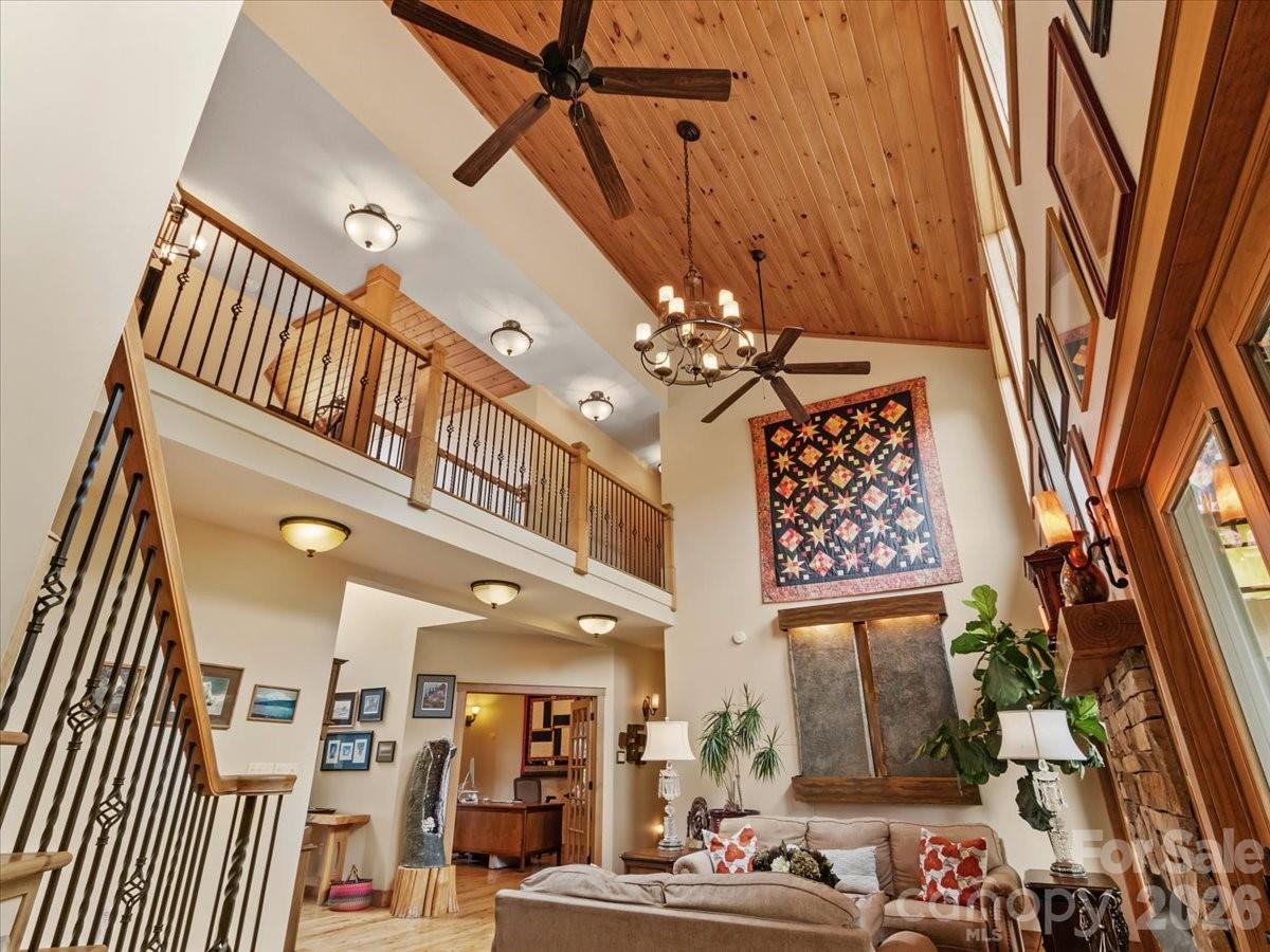 750 Barebridge Drive — Burnsville