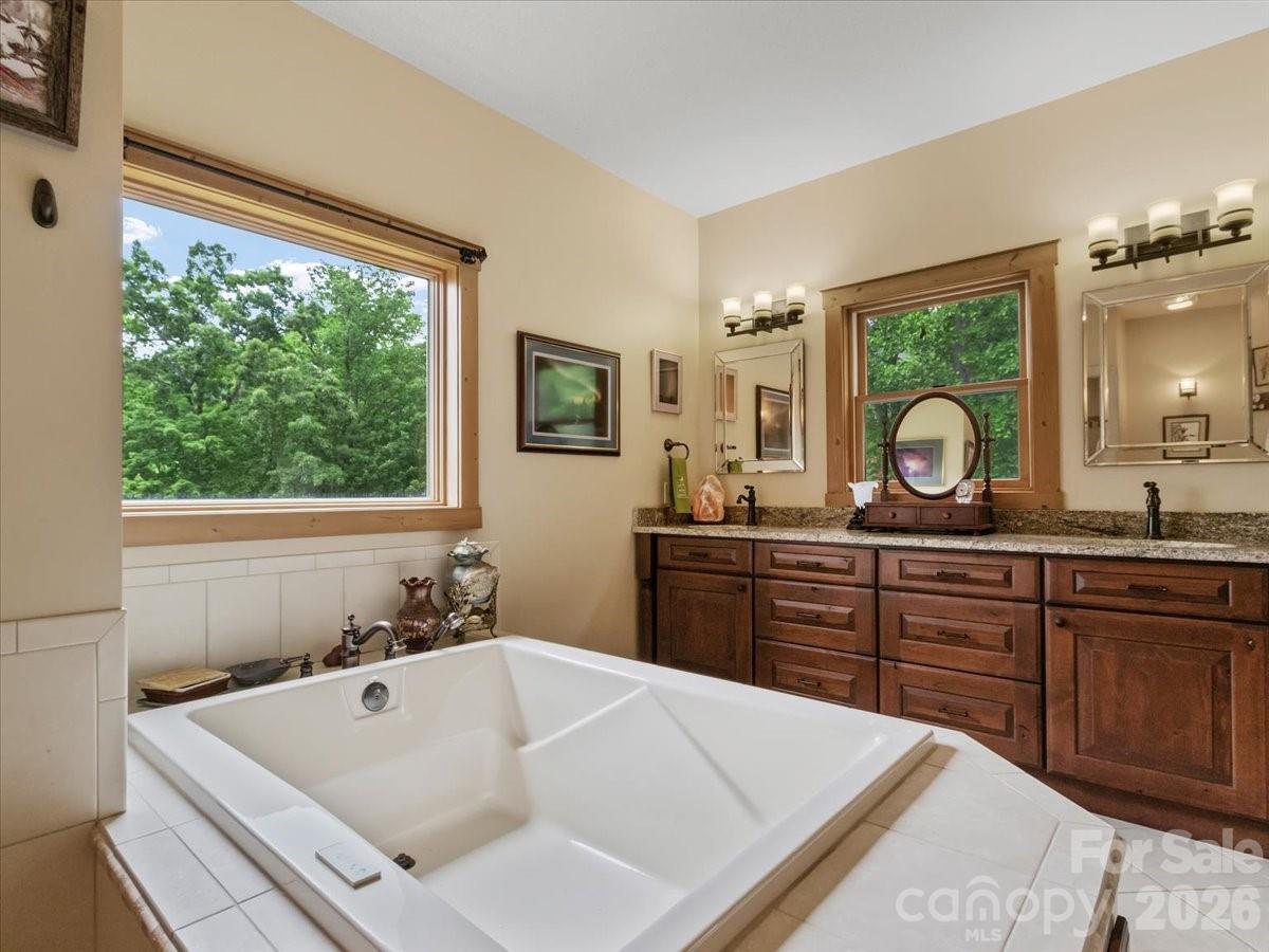 750 Barebridge Drive — Burnsville