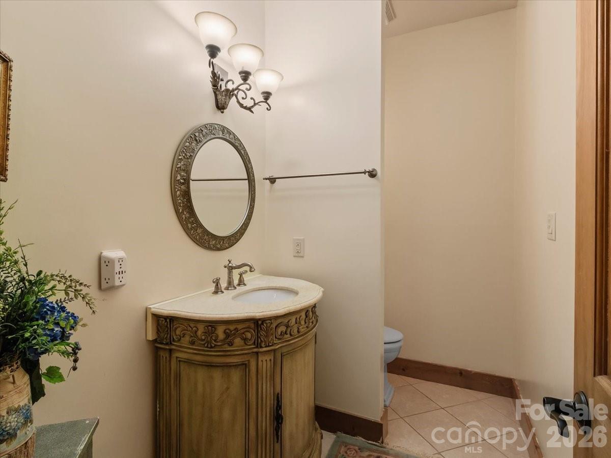750 Barebridge Drive — Burnsville