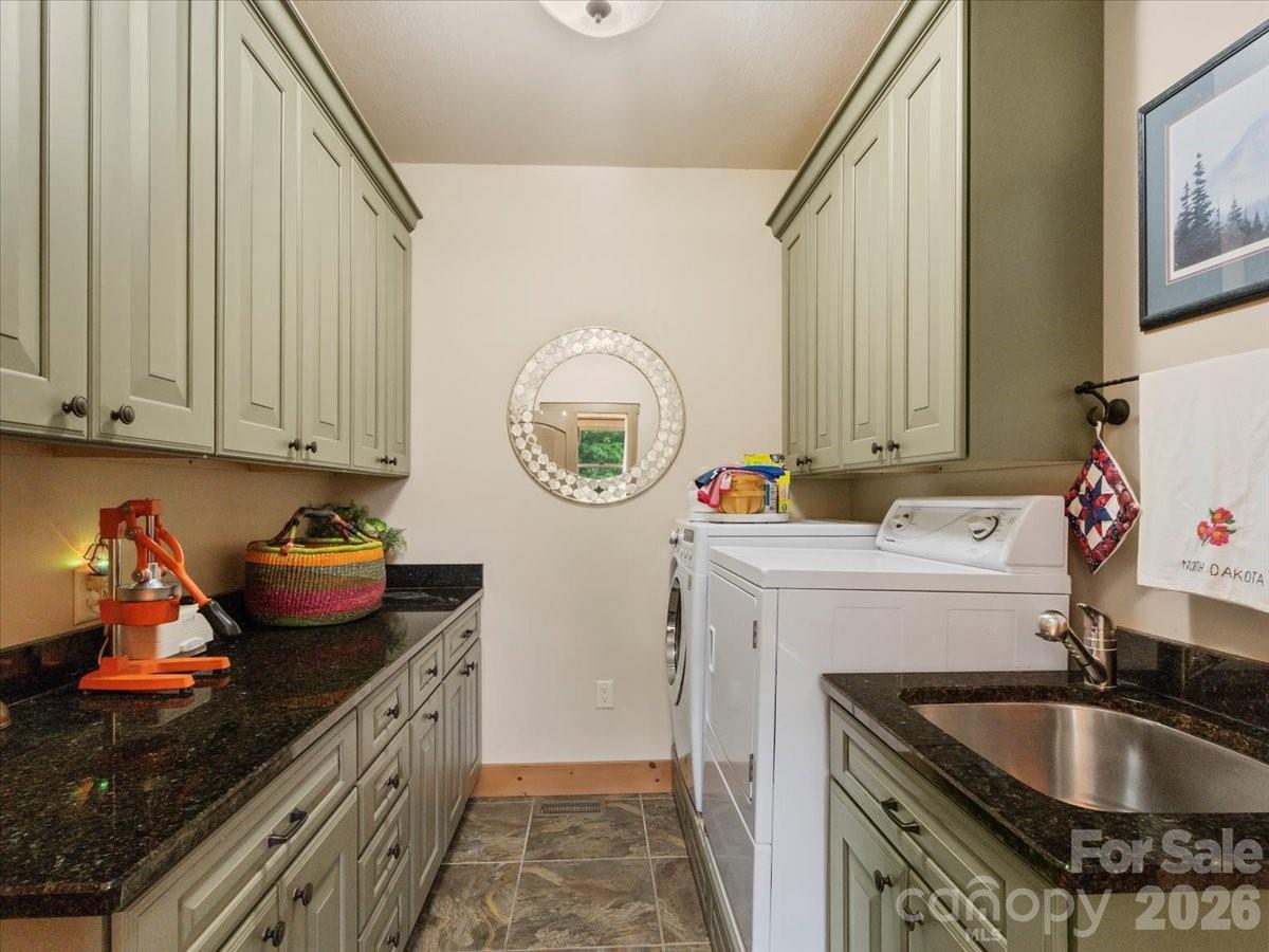 750 Barebridge Drive — Burnsville