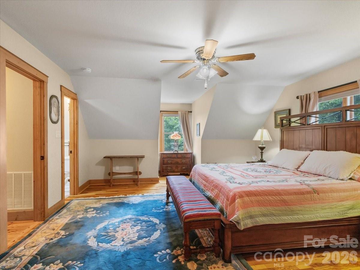 750 Barebridge Drive — Burnsville