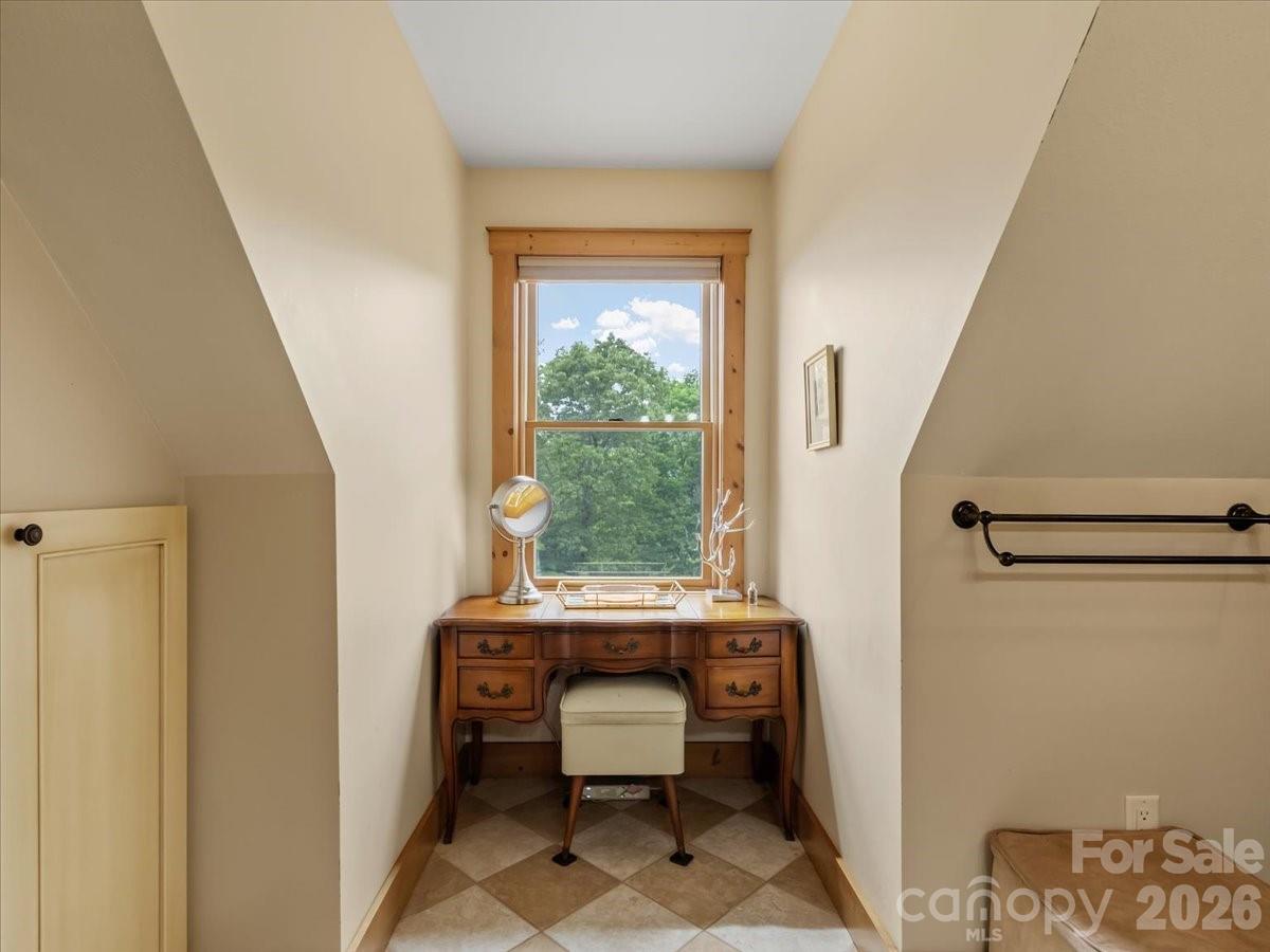 750 Barebridge Drive — Burnsville
