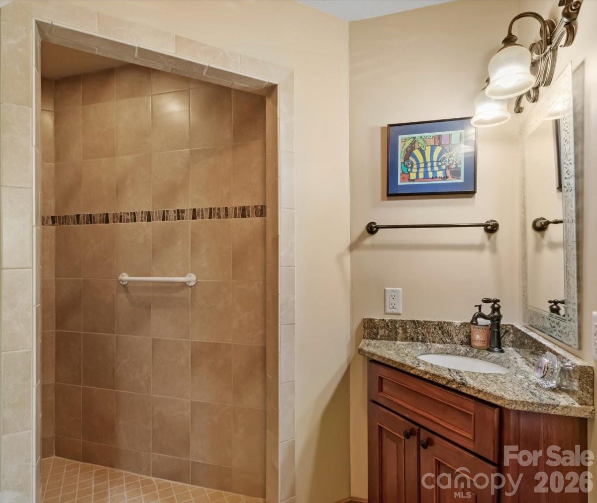 750 Barebridge Drive — Burnsville