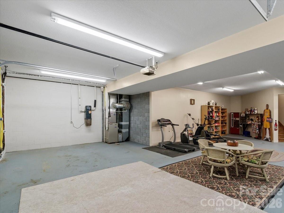 750 Barebridge Drive — Burnsville