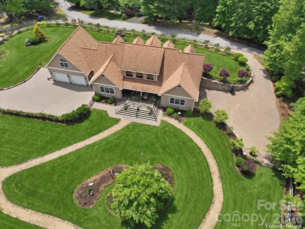 750 Barebridge Drive — Burnsville