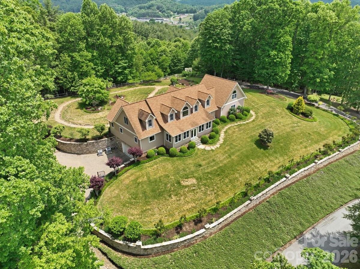 750 Barebridge Drive — Burnsville