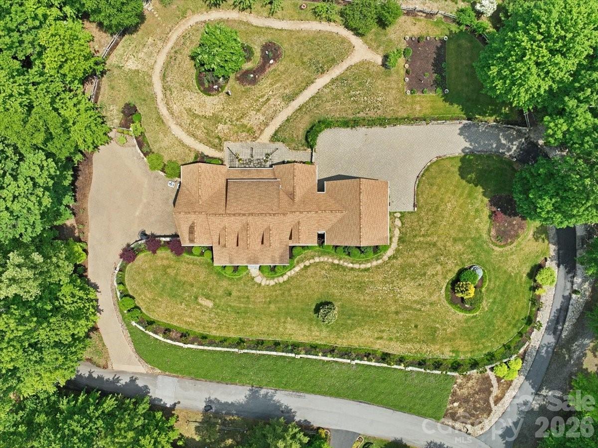 750 Barebridge Drive — Burnsville
