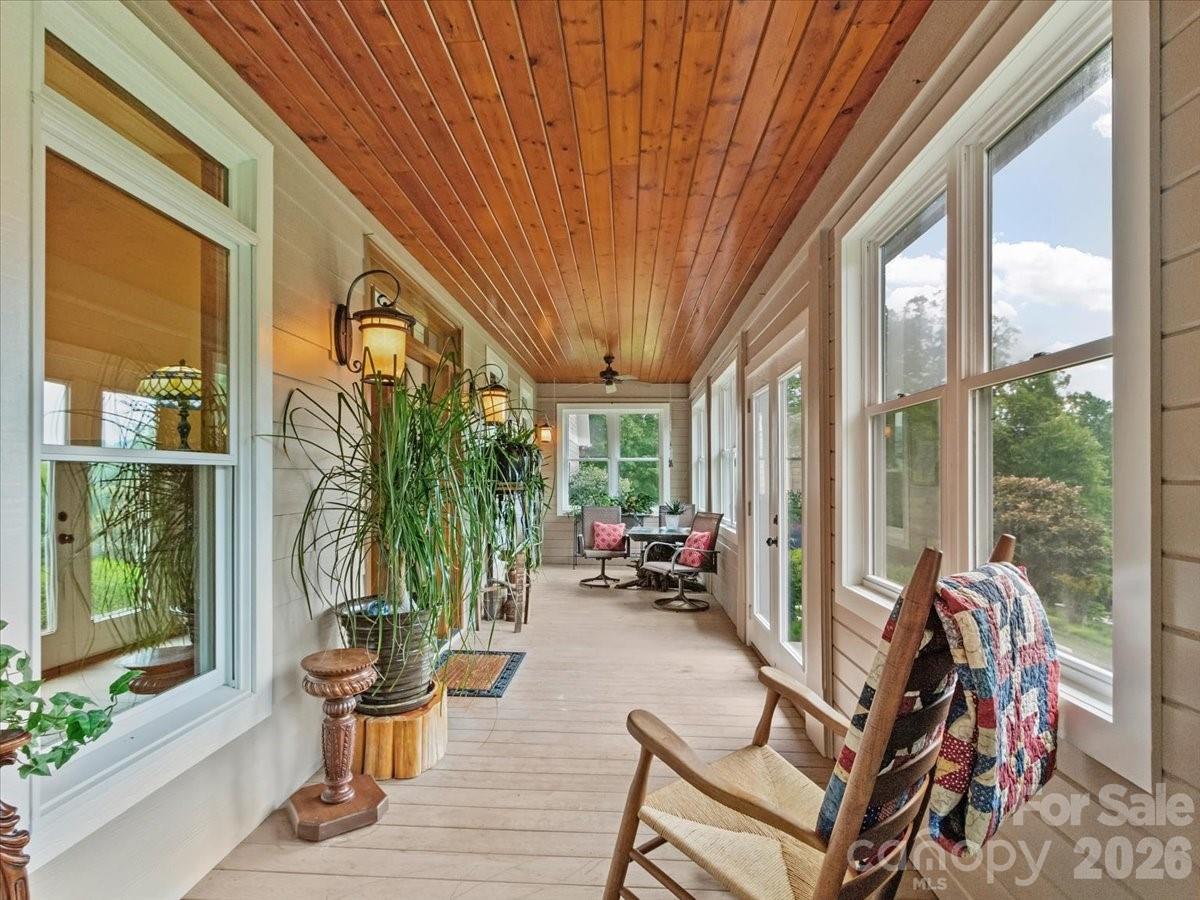 750 Barebridge Drive — Burnsville