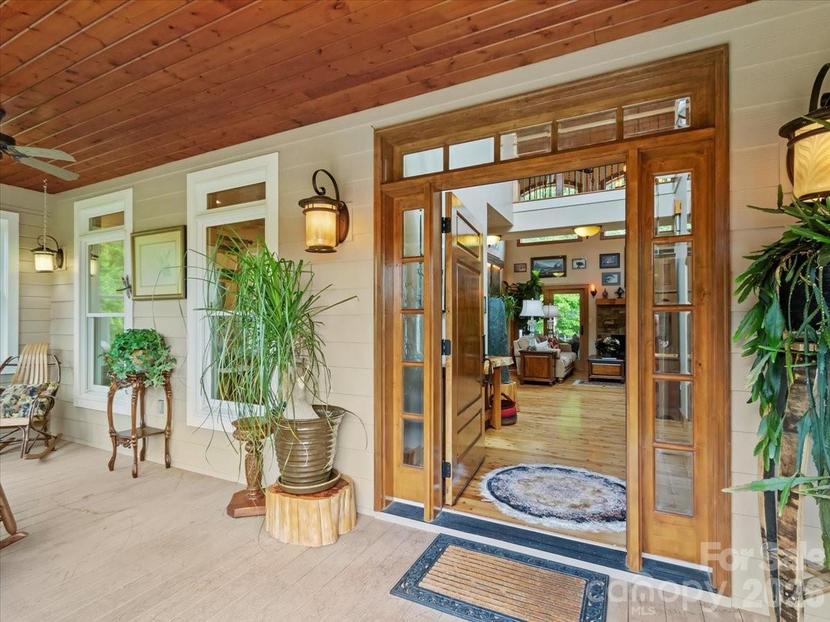 750 Barebridge Drive — Burnsville