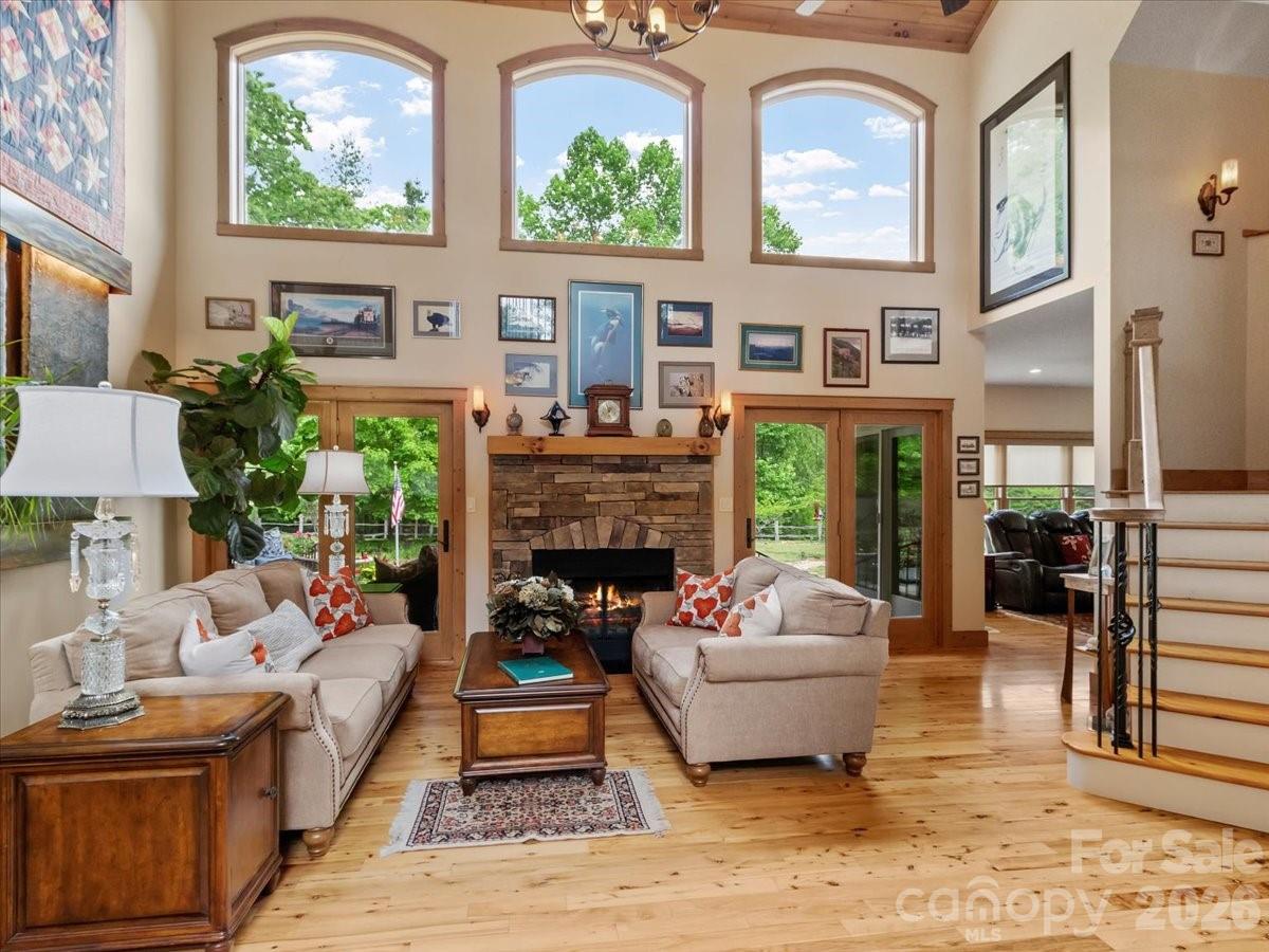 750 Barebridge Drive — Burnsville