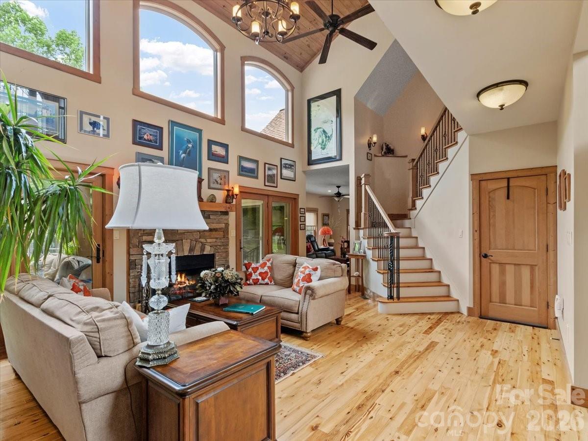 750 Barebridge Drive — Burnsville