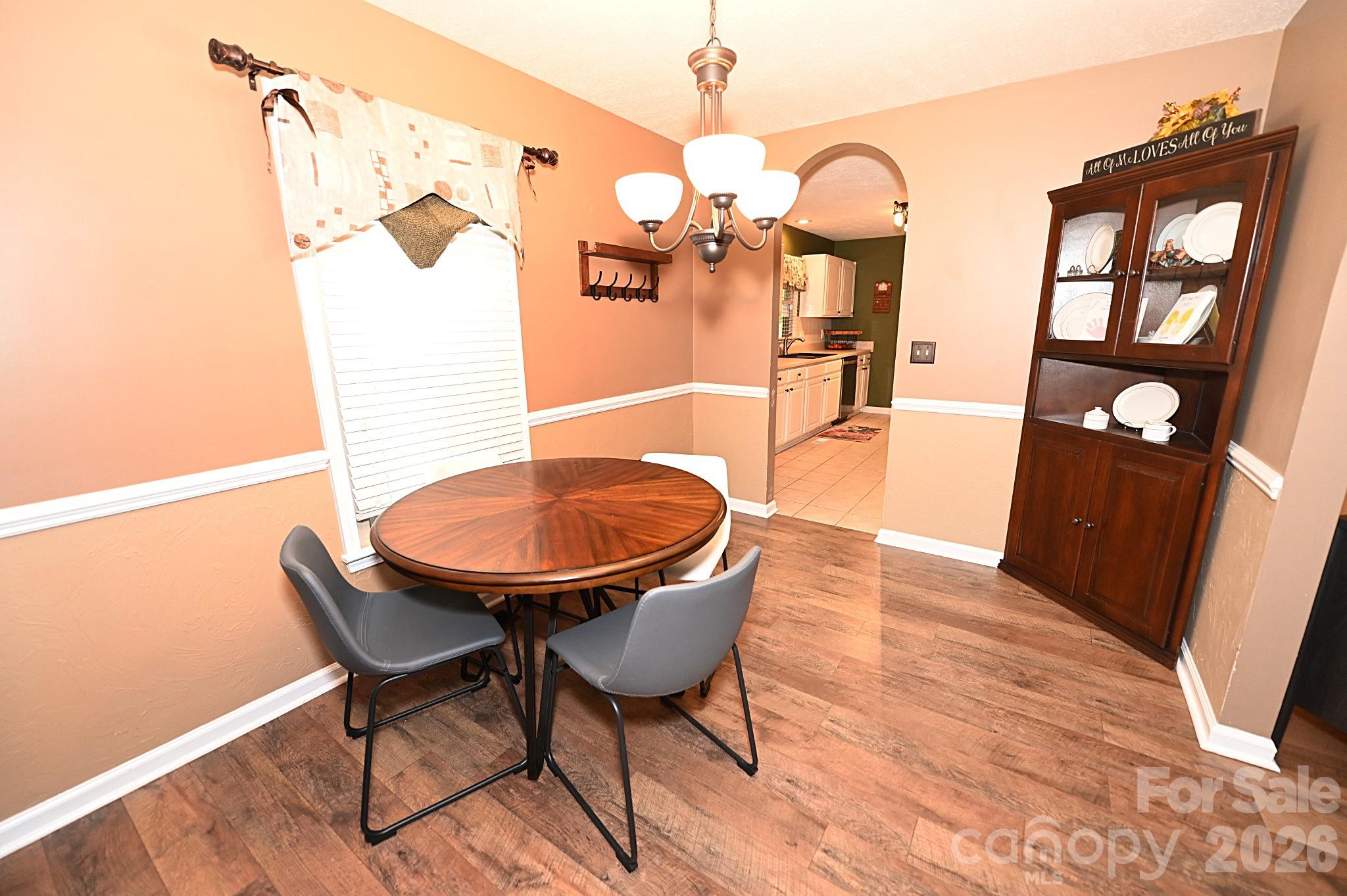 5438 Winding Oak Drive — Hickory