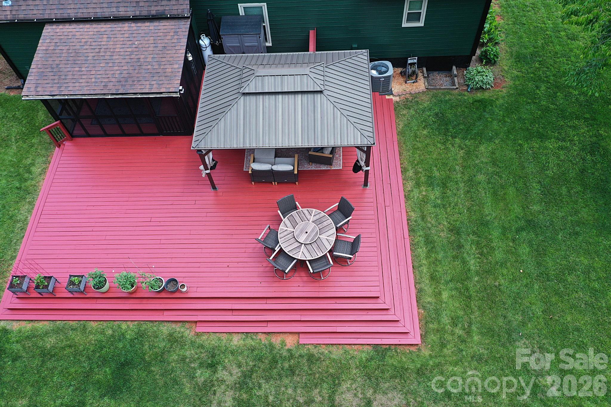 5438 Winding Oak Drive — Hickory