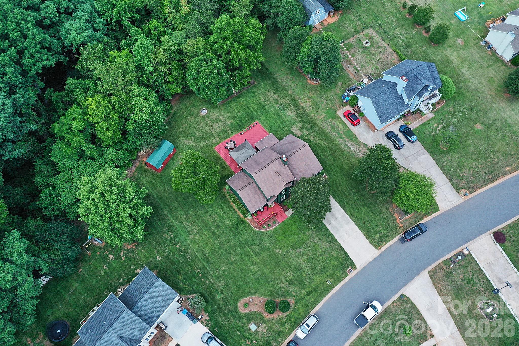 5438 Winding Oak Drive — Hickory