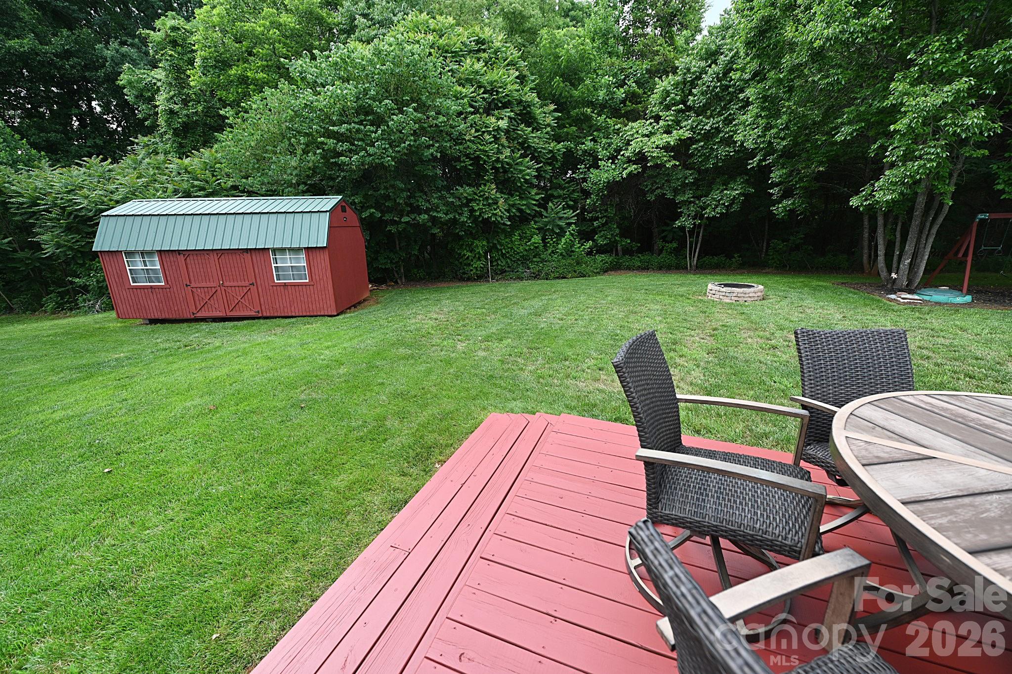 5438 Winding Oak Drive — Hickory