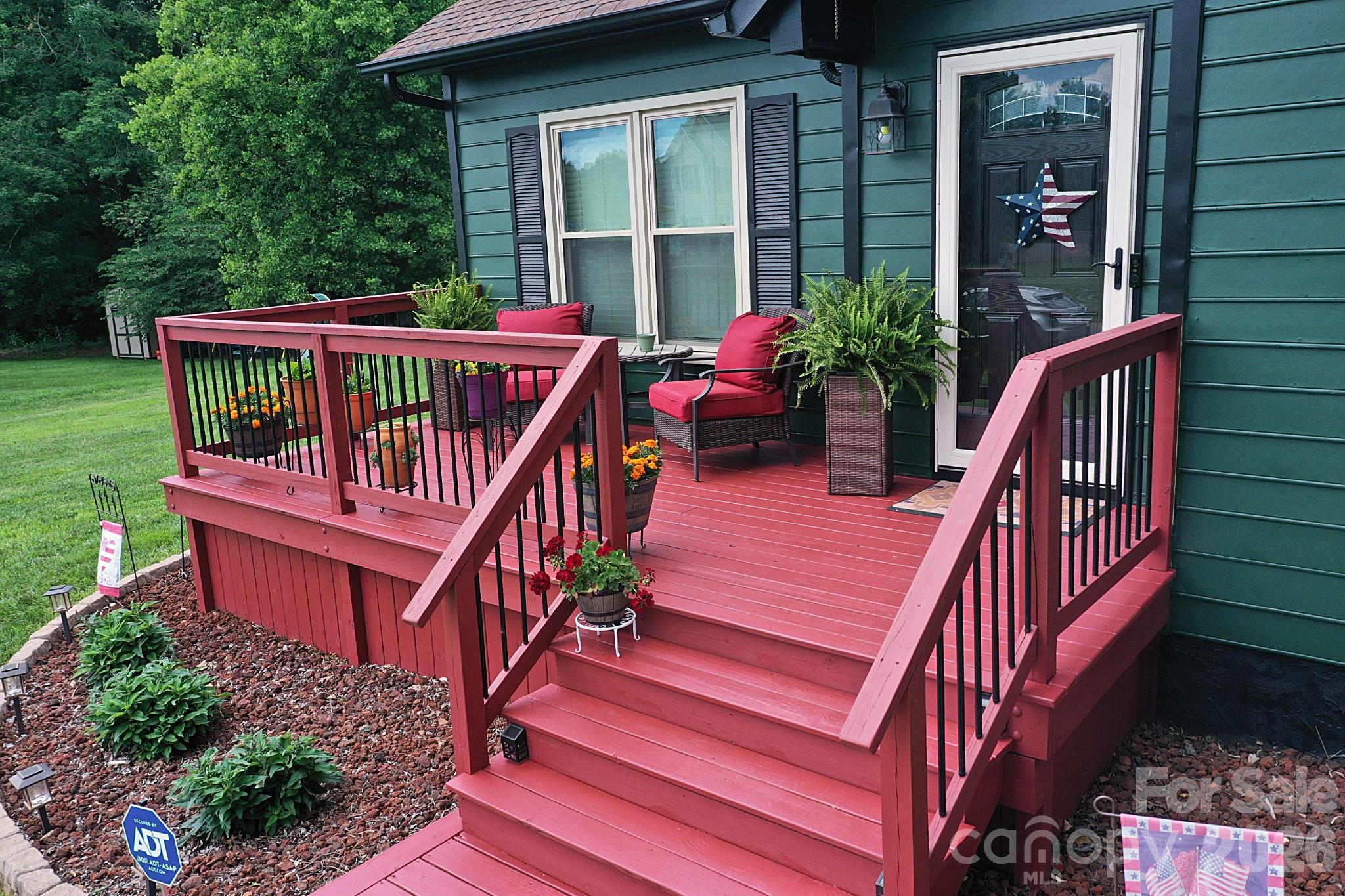 5438 Winding Oak Drive — Hickory