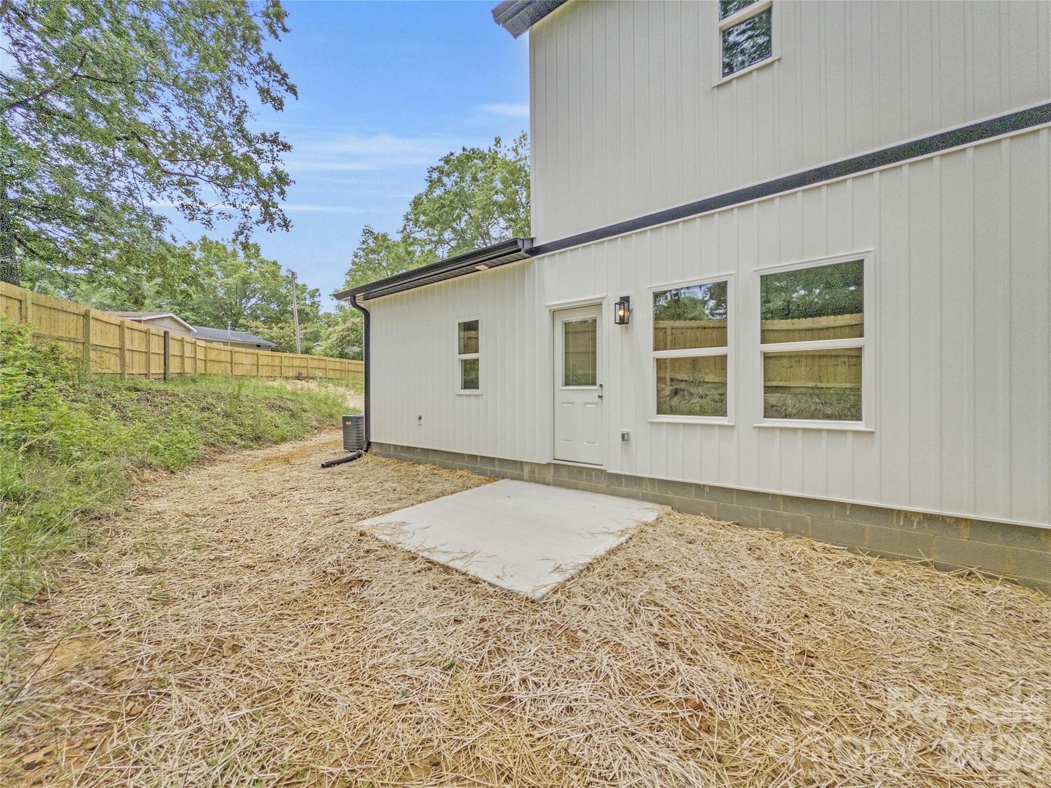 829 E Arch Street — Lancaster