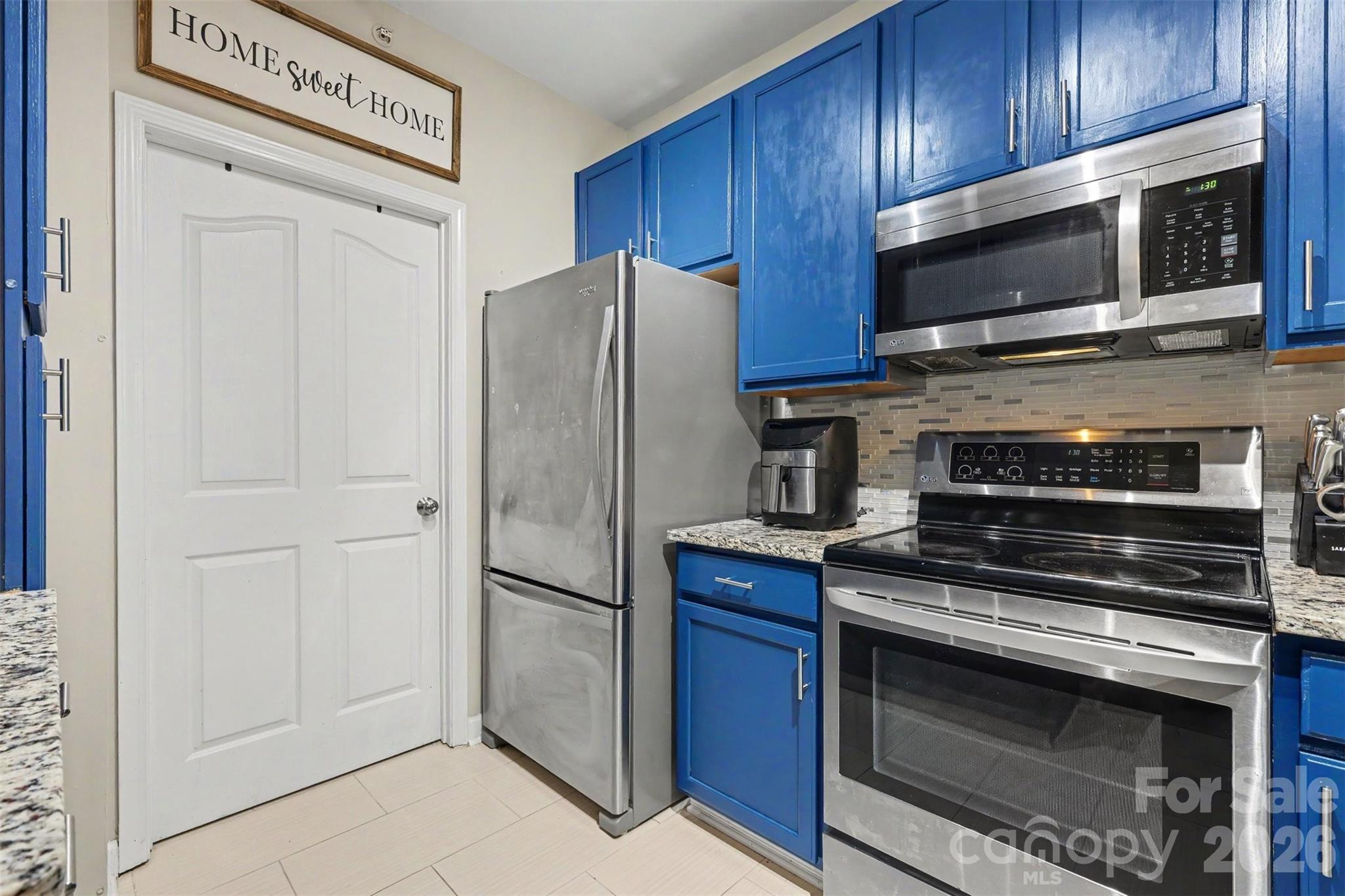 10616 Hill Point Court — Charlotte