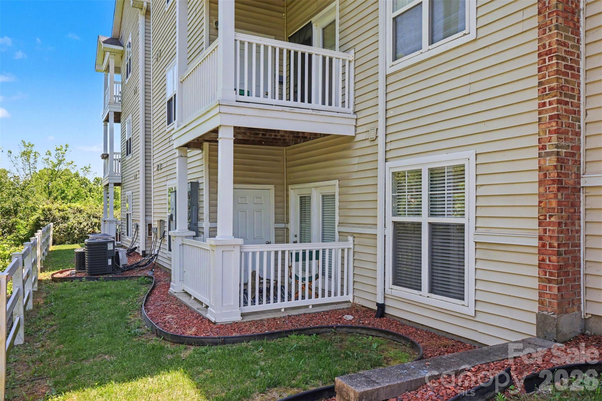 10616 Hill Point Court — Charlotte