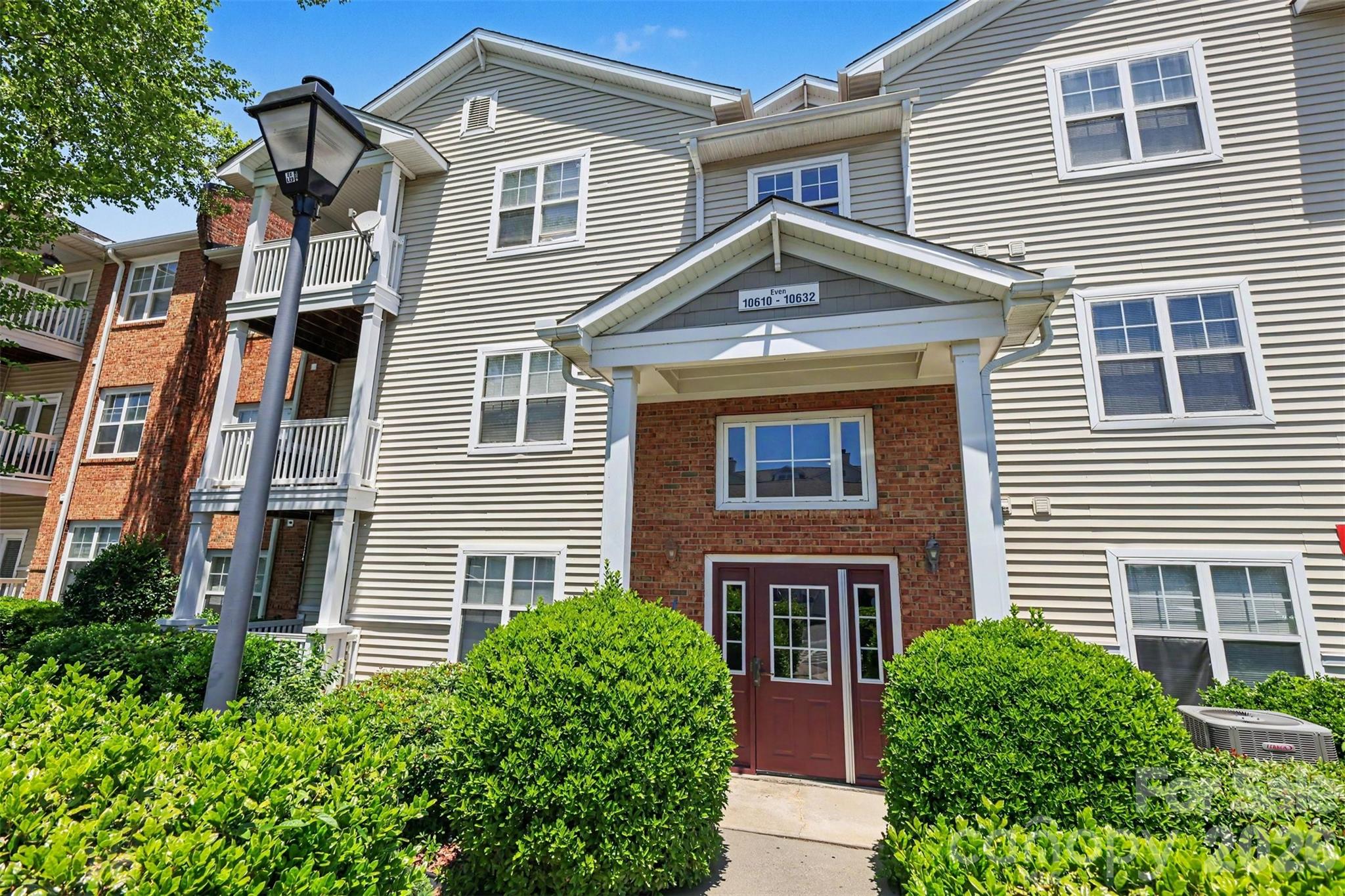 10616 Hill Point Court — Charlotte