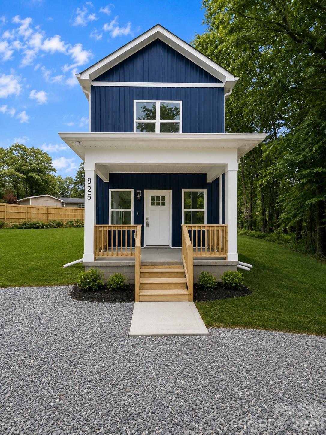 825 E Arch Street — Lancaster