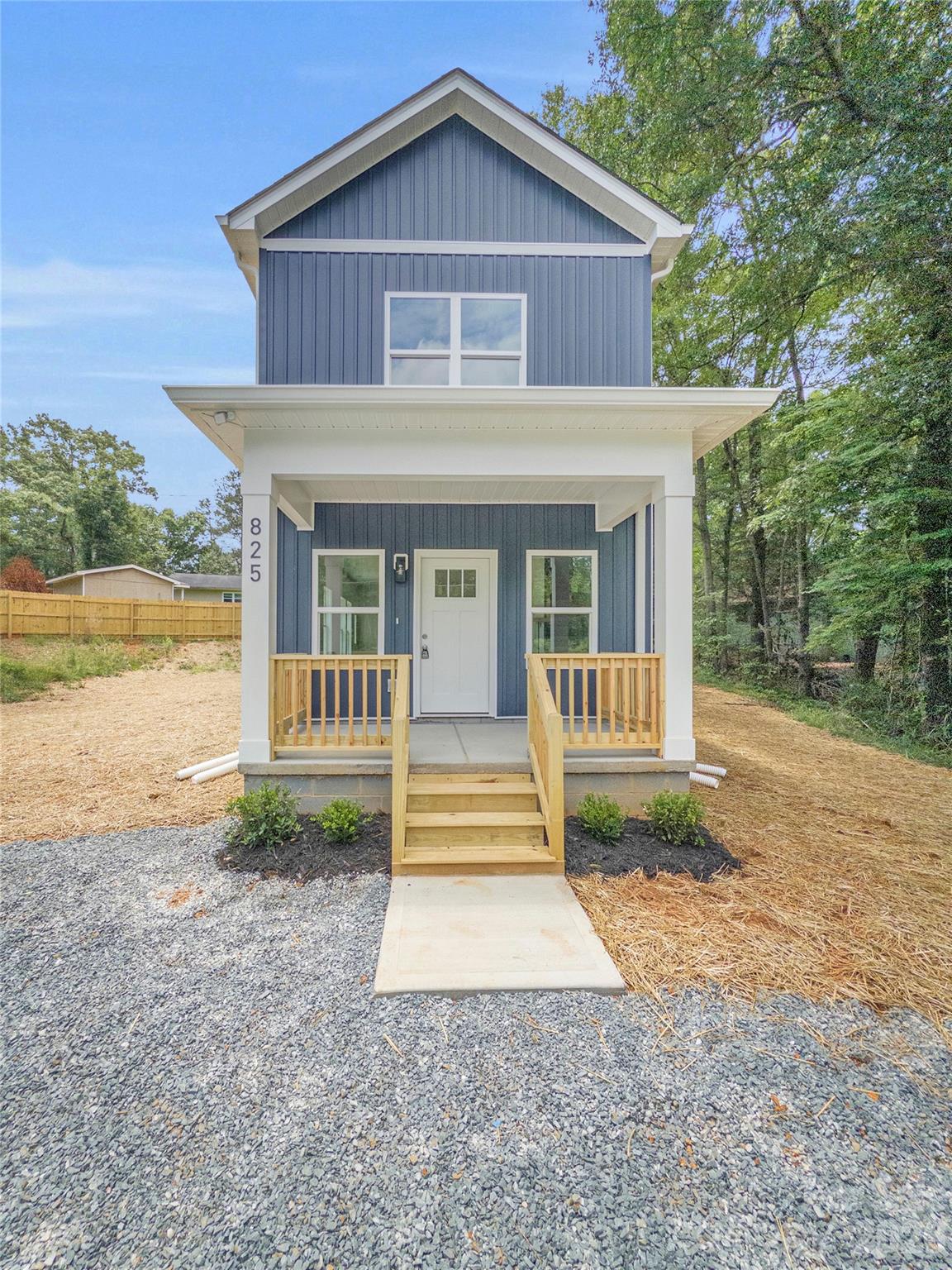 825 E Arch Street — Lancaster