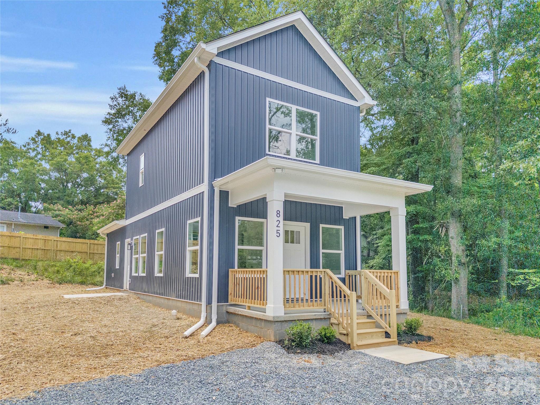 825 E Arch Street — Lancaster