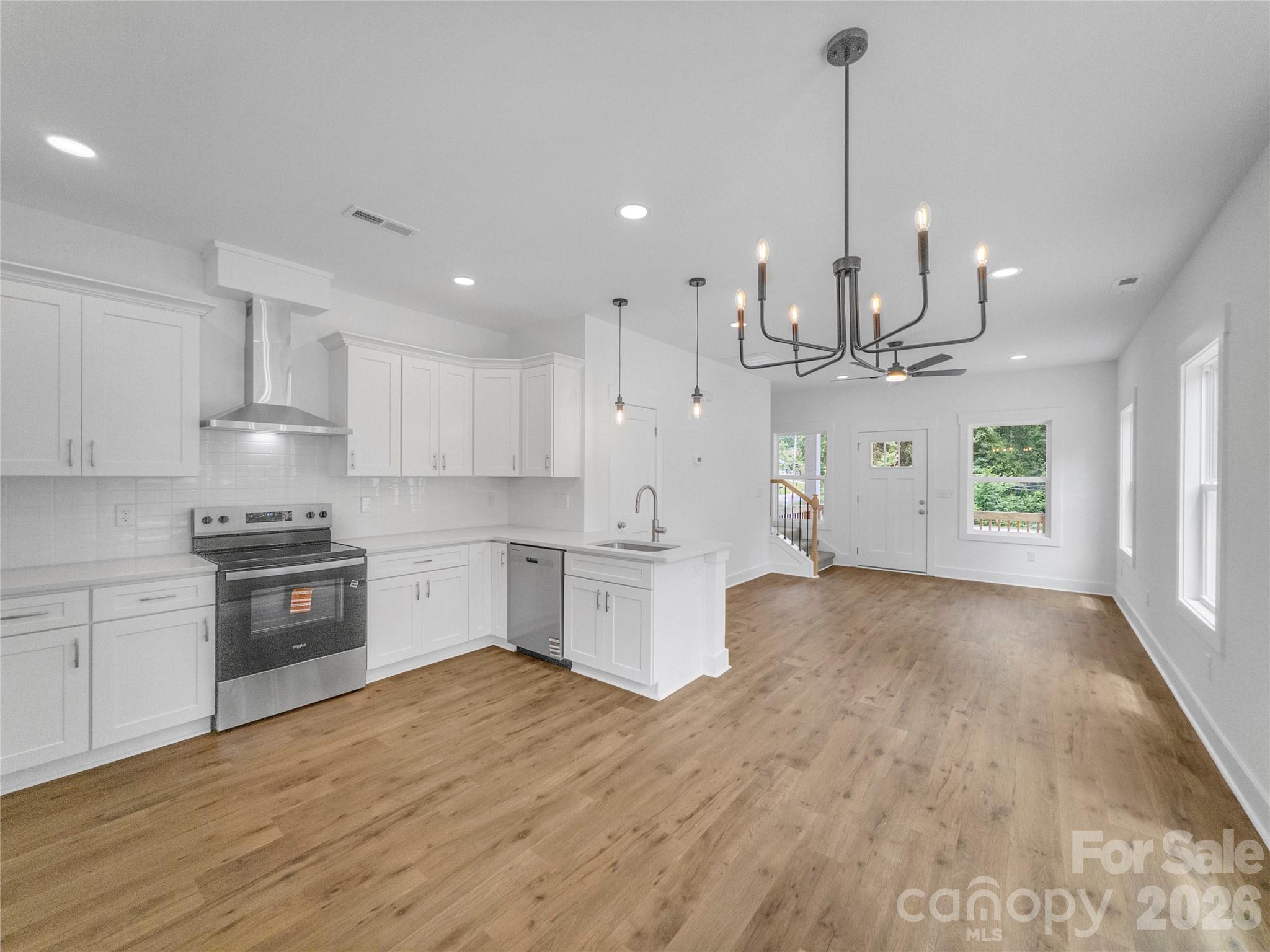 825 E Arch Street — Lancaster