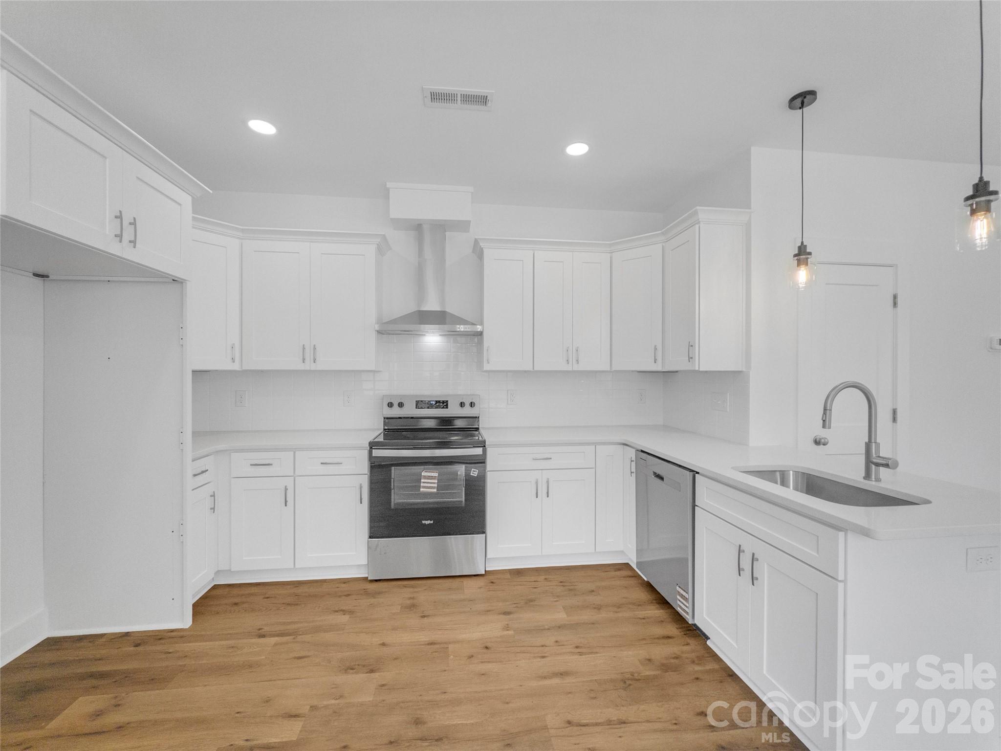 825 E Arch Street — Lancaster