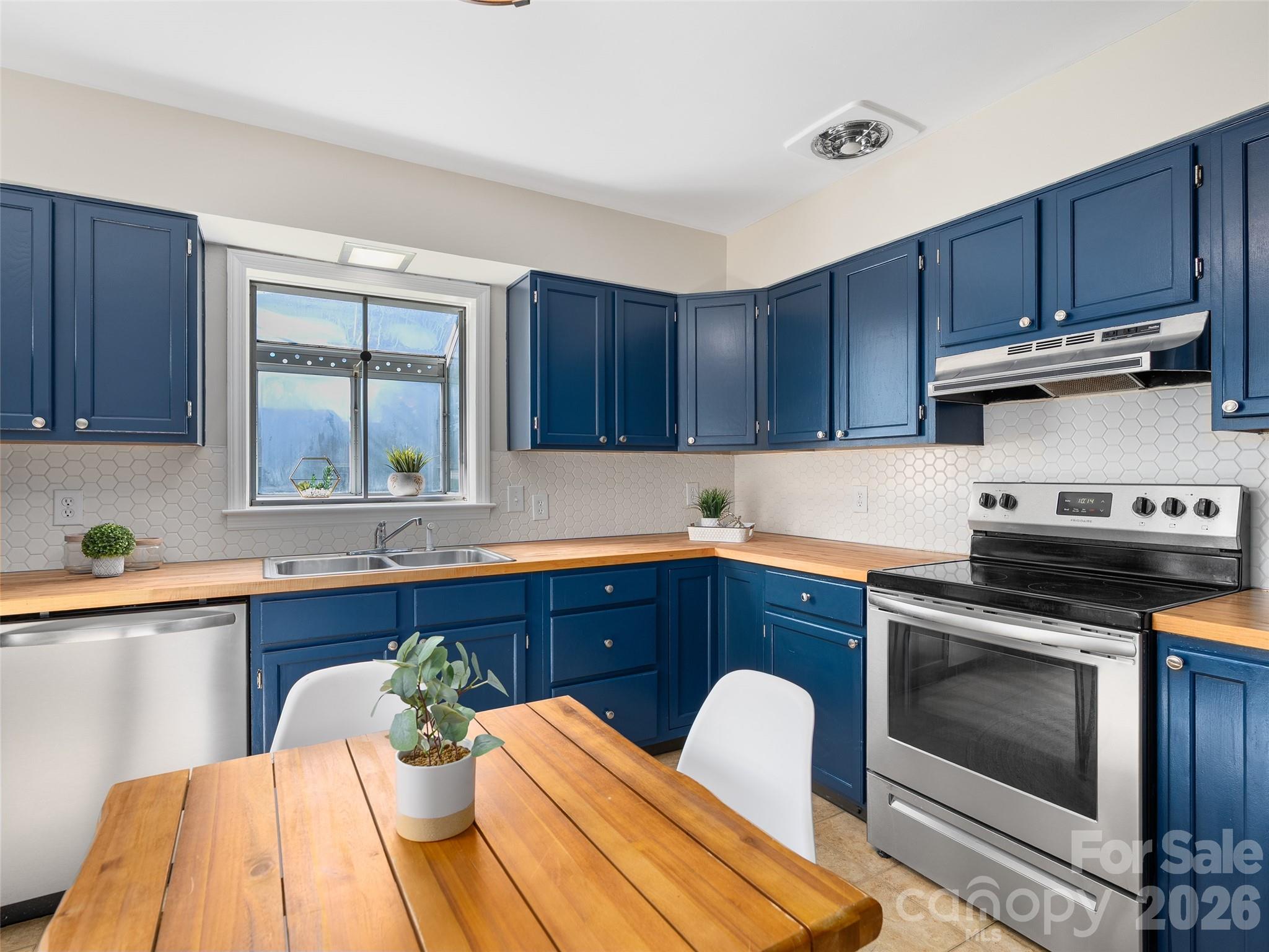 41 Cedar Street — Asheville
