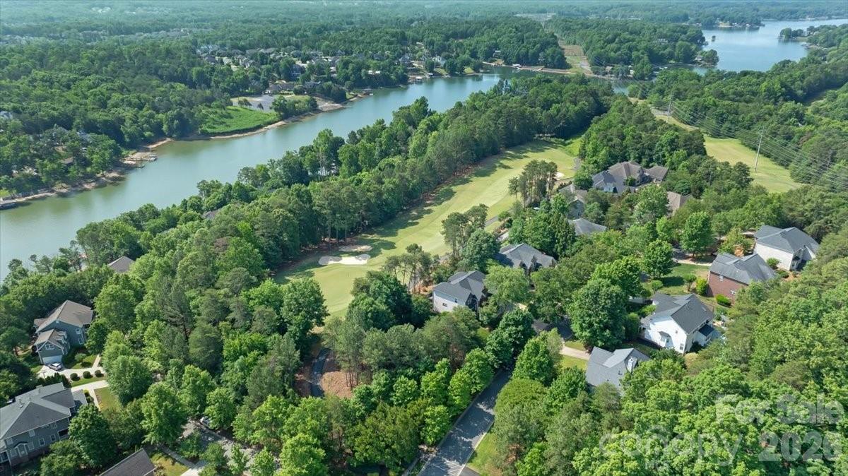 235 Shoreline Parkway — Tega Cay