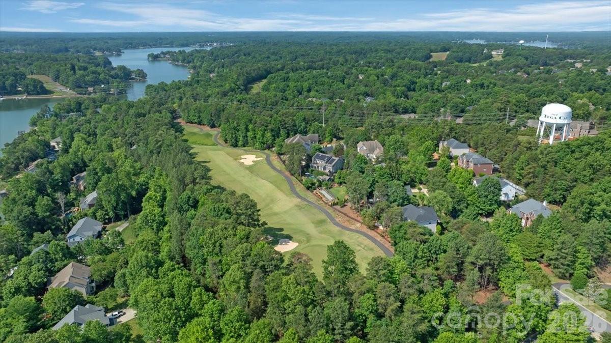 235 Shoreline Parkway — Tega Cay