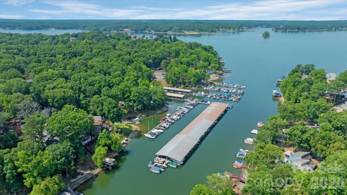 235 Shoreline Parkway — Tega Cay