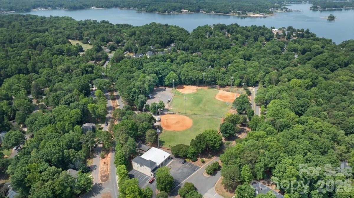 235 Shoreline Parkway — Tega Cay