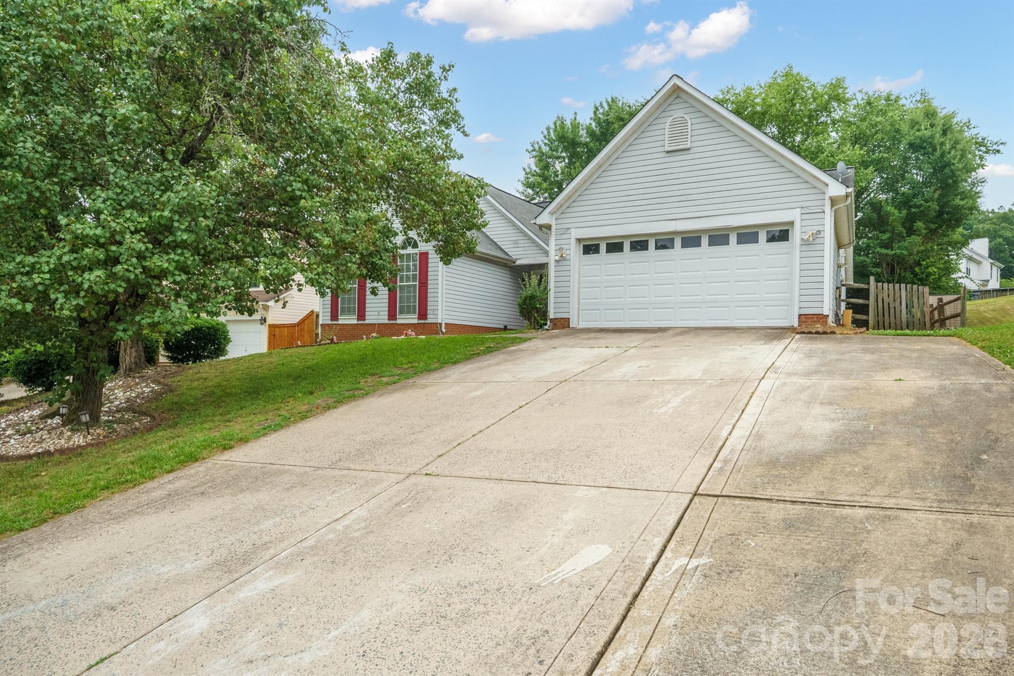9426 Cantle Drive — Charlotte