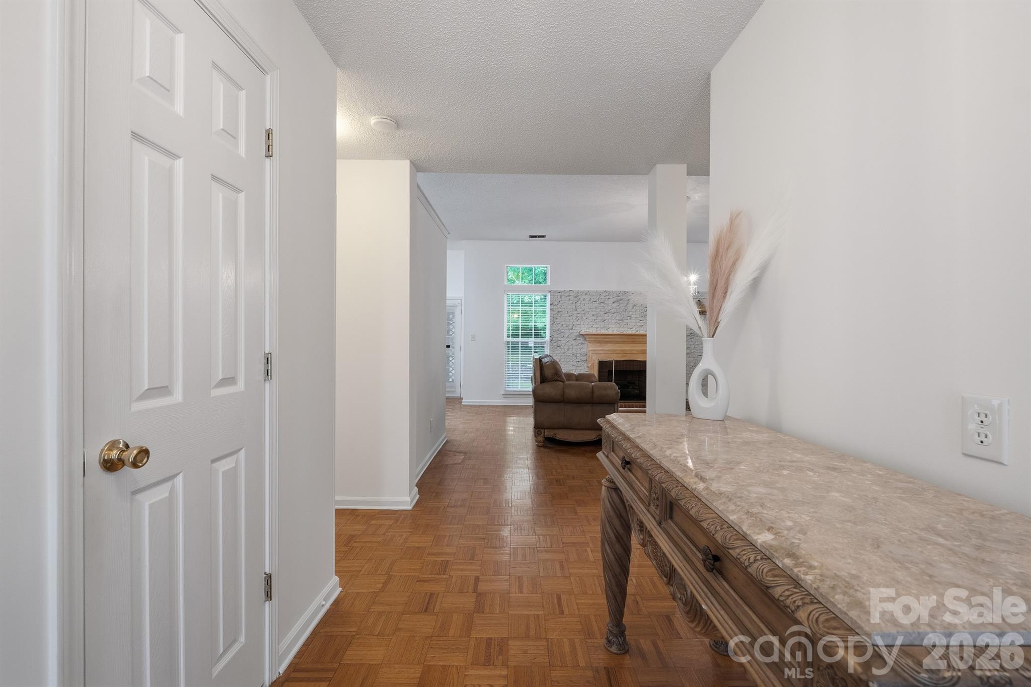 9426 Cantle Drive — Charlotte