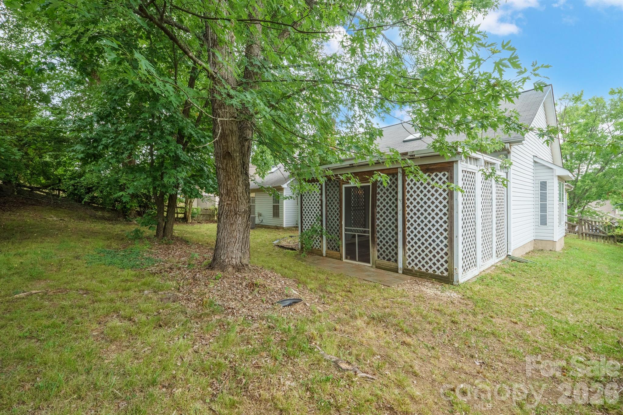 9426 Cantle Drive — Charlotte