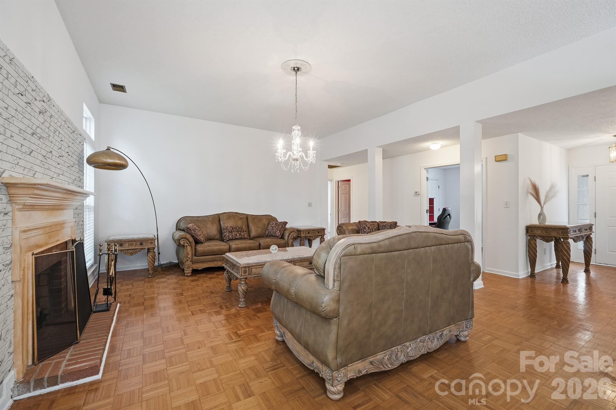 9426 Cantle Drive — Charlotte