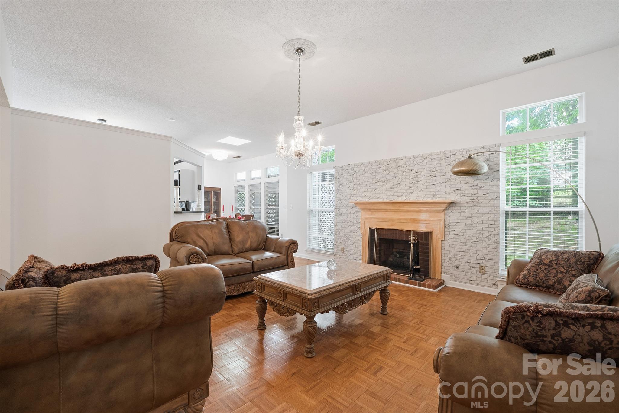 9426 Cantle Drive — Charlotte