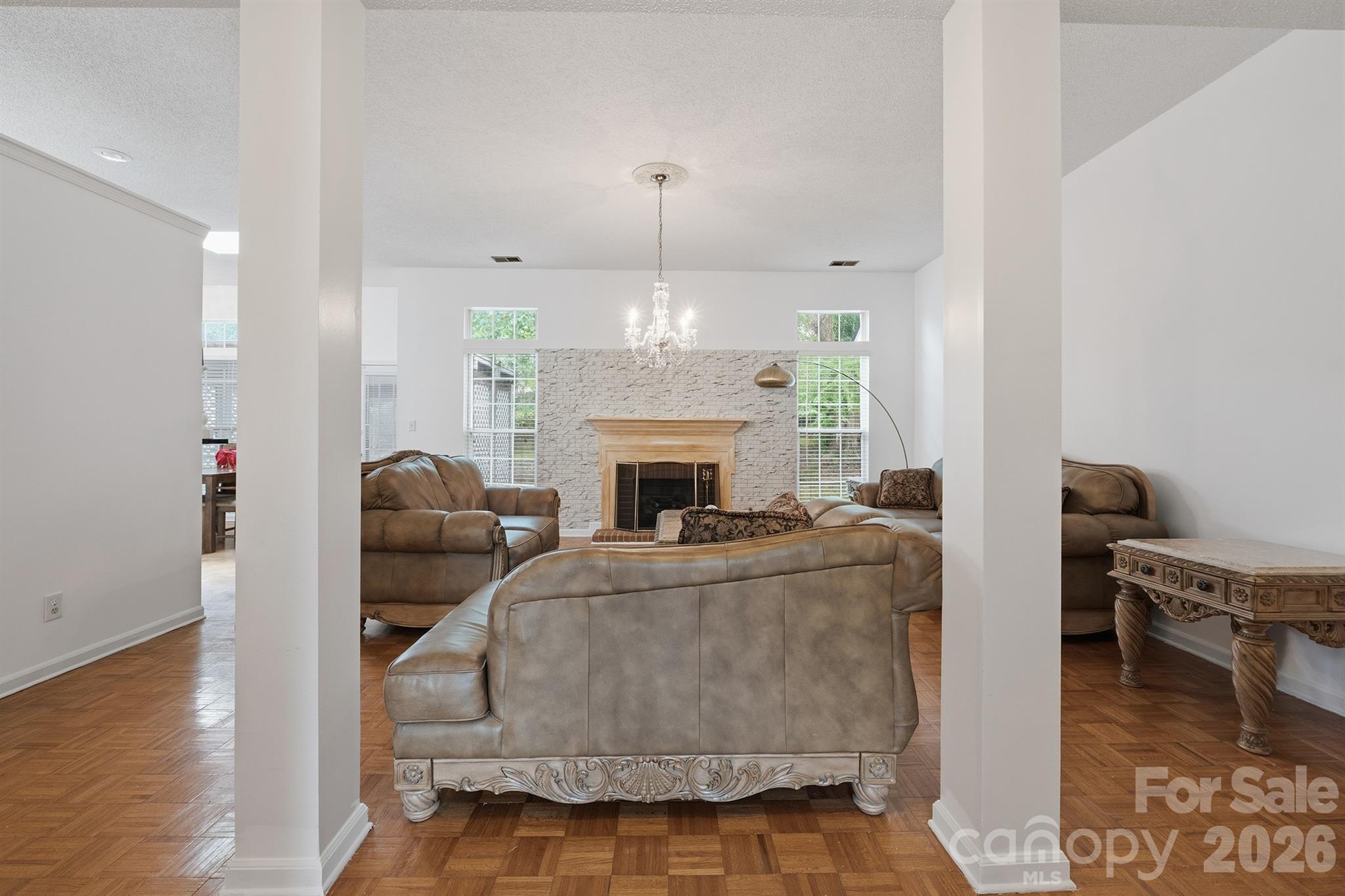 9426 Cantle Drive — Charlotte
