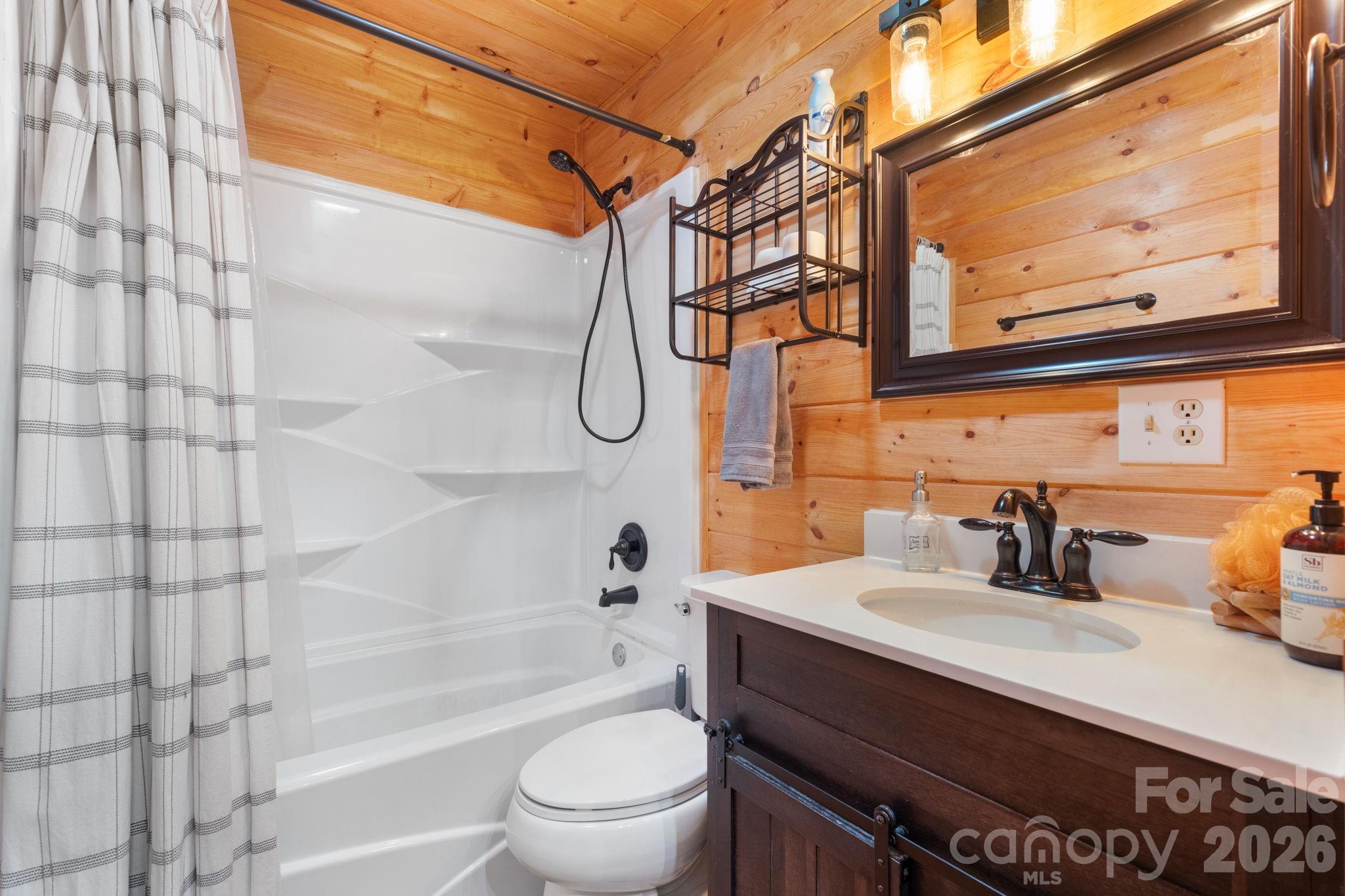 7042 Martin Lane — Morganton