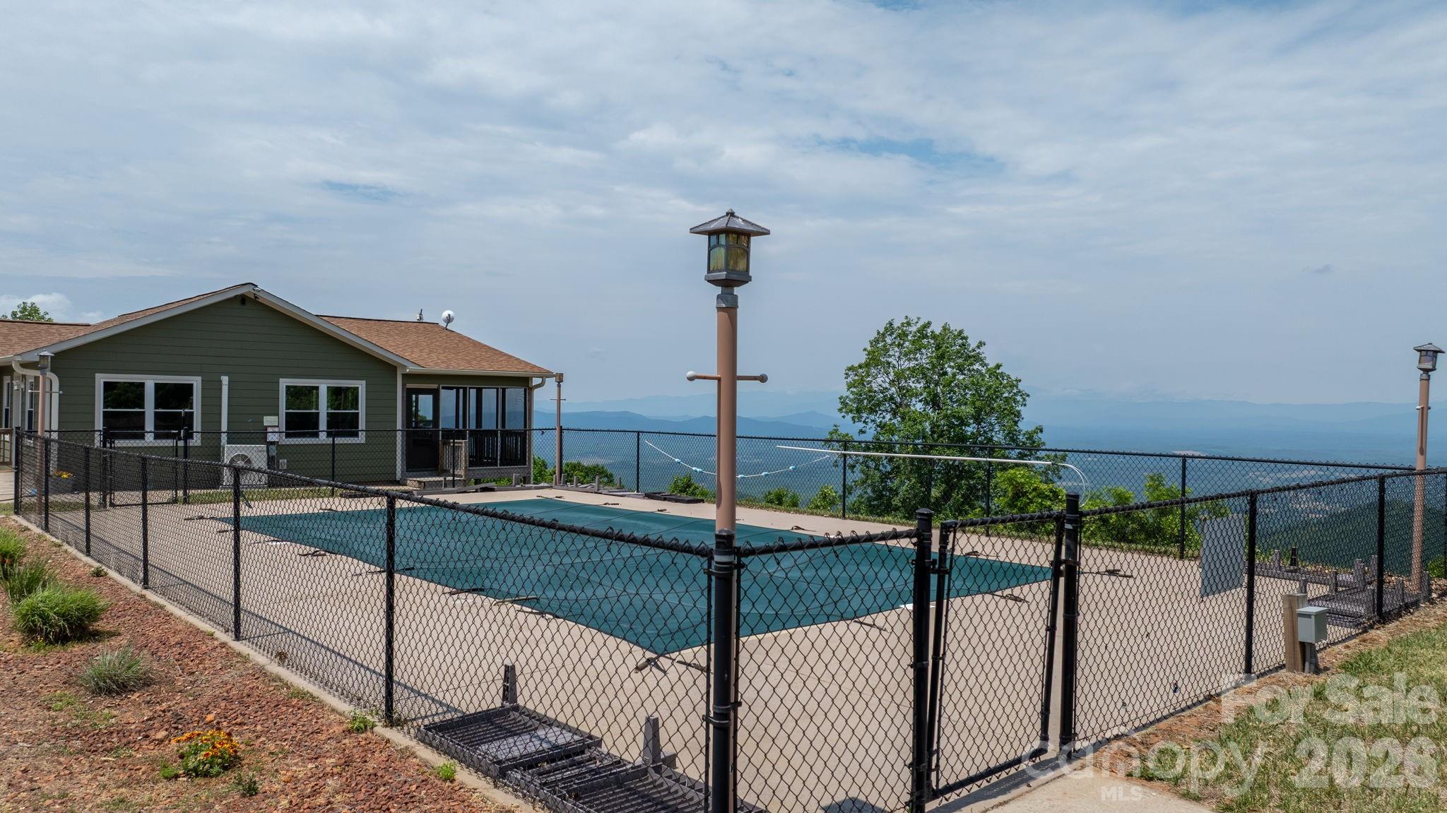 7042 Martin Lane — Morganton