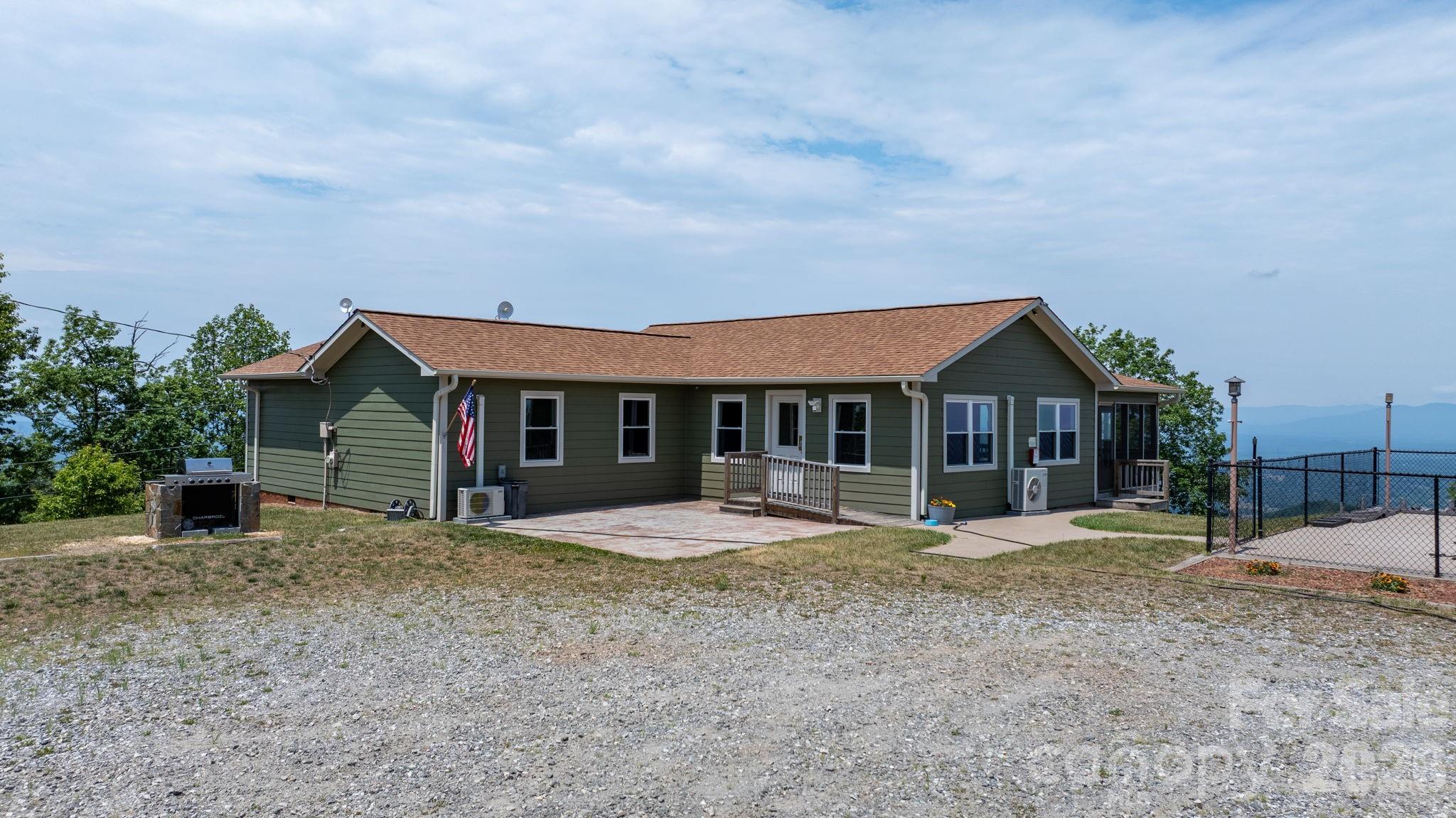 7042 Martin Lane — Morganton
