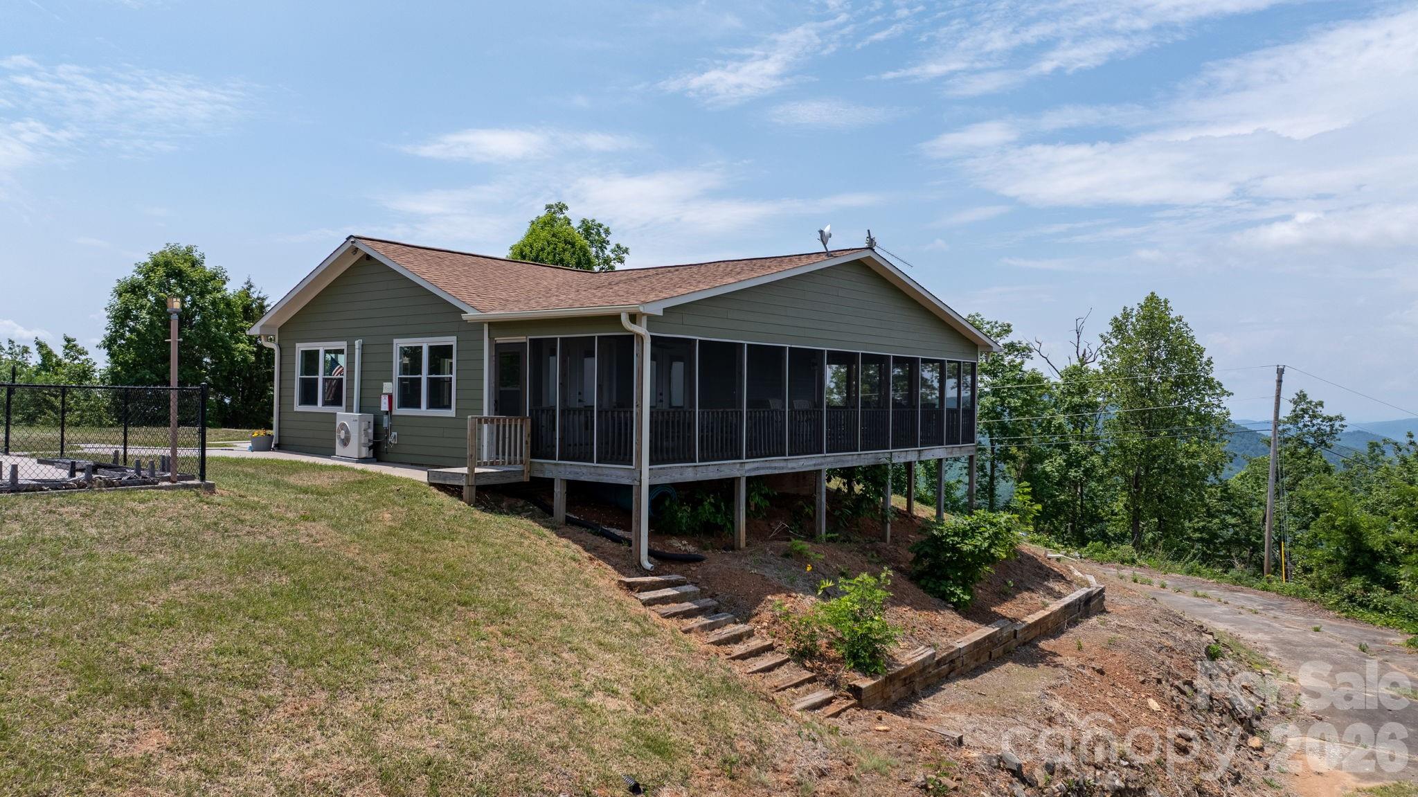 7042 Martin Lane — Morganton