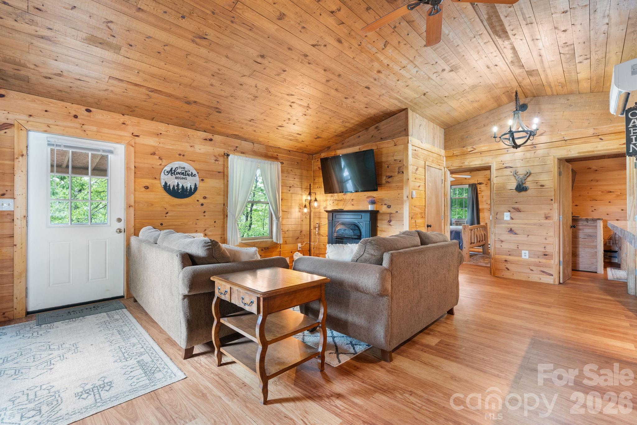 7042 Martin Lane — Morganton