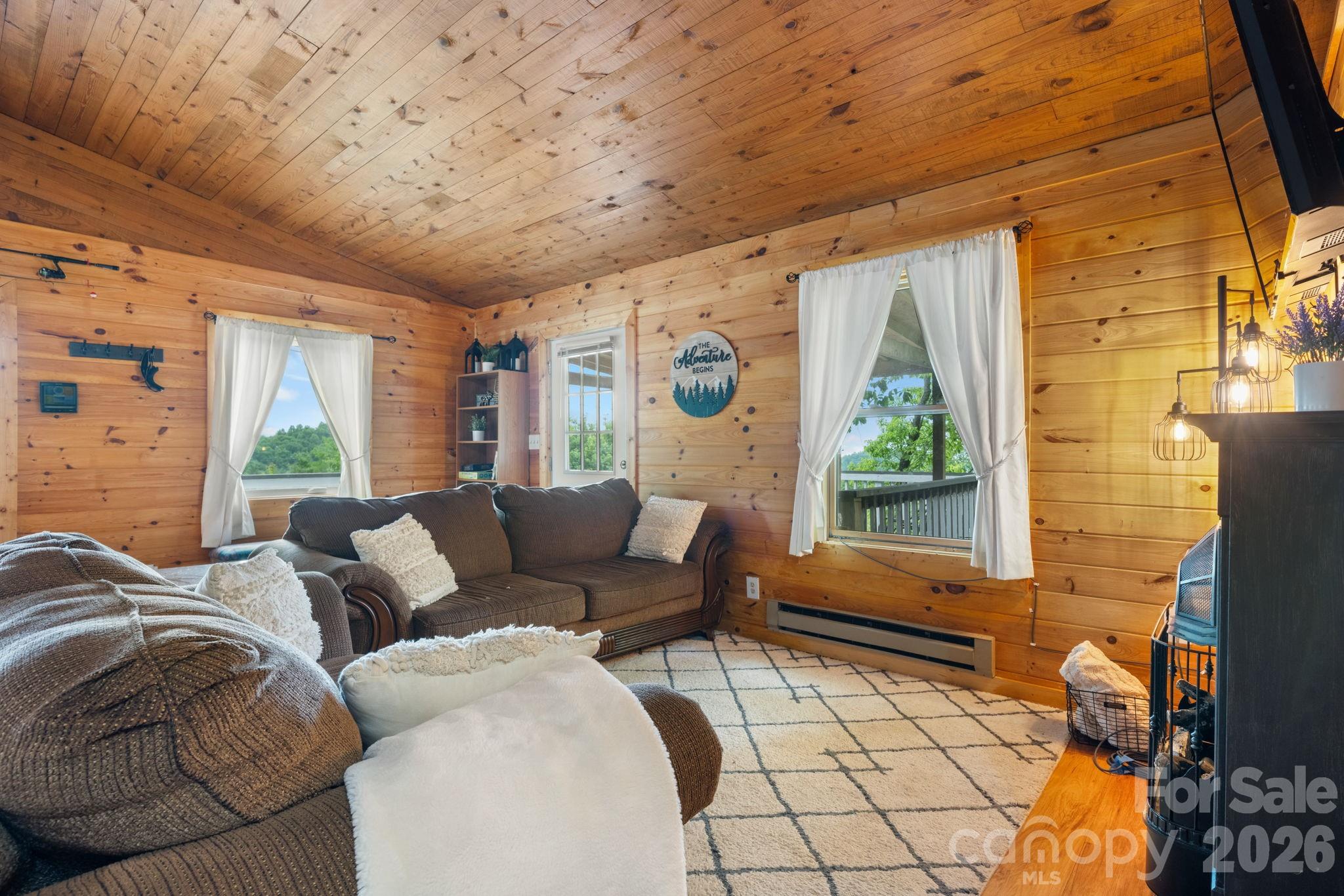 7042 Martin Lane — Morganton