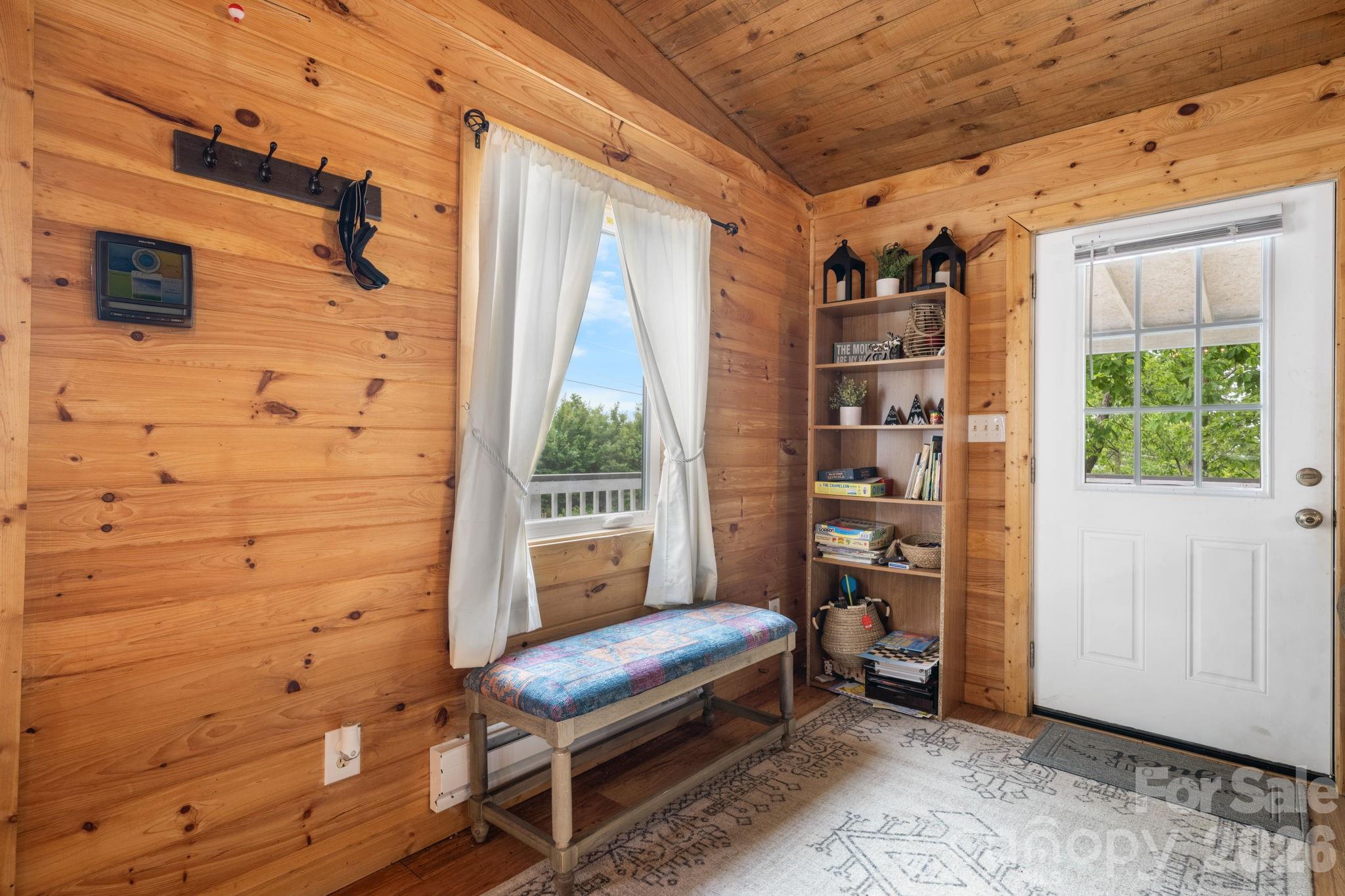 7042 Martin Lane — Morganton