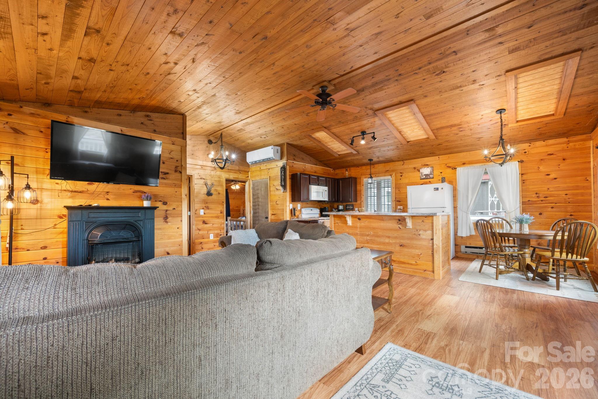 7042 Martin Lane — Morganton