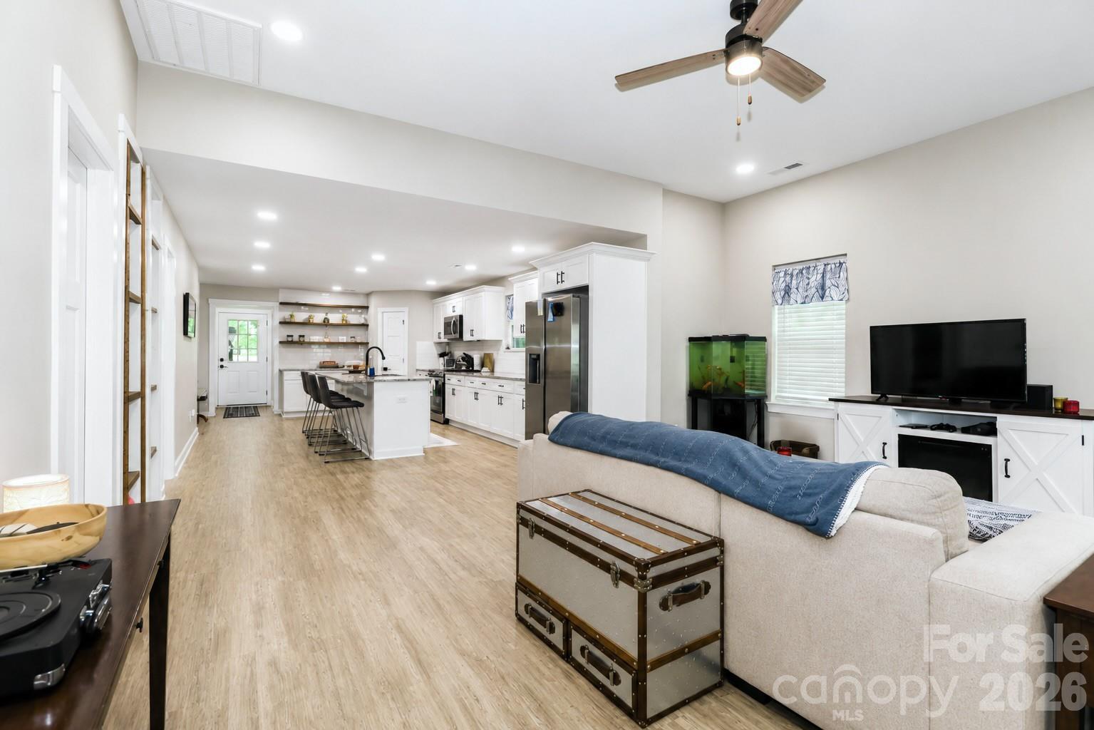 703 S Main Street — Landis